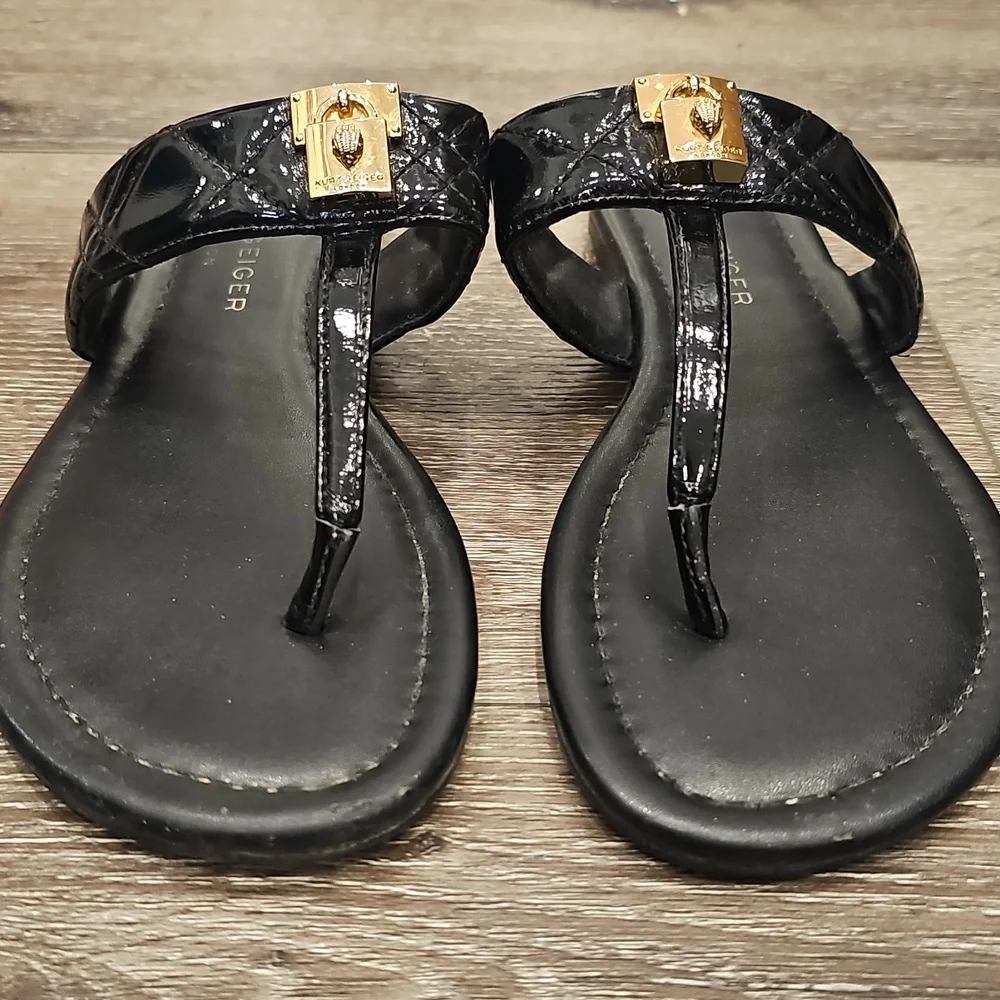 KURT GEIGER LONDON Black Thong Sandals Padlock & Quilted Strap Design Flip Flops - Picture 3 of 7